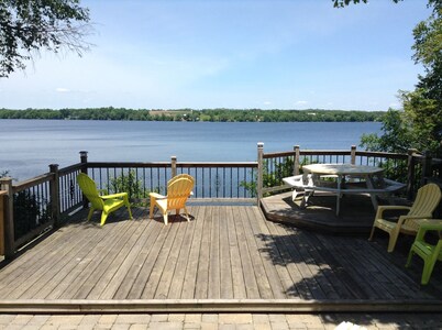 Waterfront Cottage in Prince Edward County - Close to Wellington and Wineries