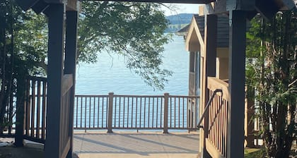 Luxurious Lakefront Living With Amenities close to Cooperstown