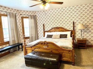 6 bedrooms, iron/ironing board, free WiFi, bed sheets