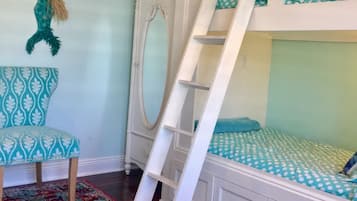 3 bedrooms, iron/ironing board, travel cot, free WiFi