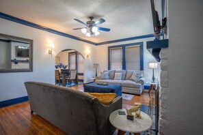 Smart TV, fireplace, DVD player, books