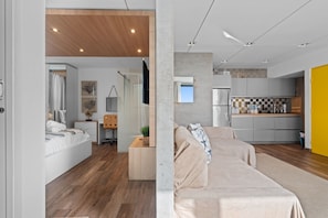 1 bedroom, desk, iron/ironing board, WiFi