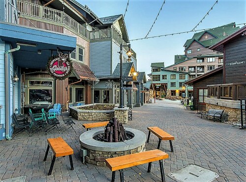 Top Floor Ski-In / Ski-Out Studio Condo at the base of Winter Park Resort