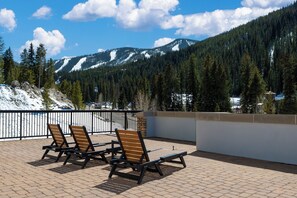 Terrace/patio - Top Floor Ski-In / Ski-Out Studio Condo at the base of Winter Park Resort (Winter Park)
