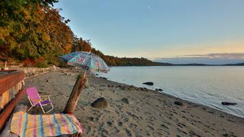 On the beach, beach towels