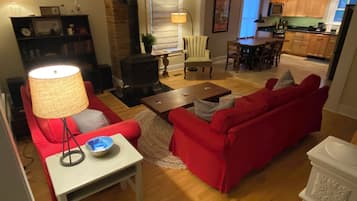 Téléviseur connecté, livres, chaîne audio