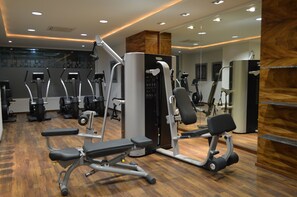 Fitness facility - The Park 203 Luxury Condo  Master suite - Guest -2 Bath ~1 minute walk to Beach (Puerto Vallarta)