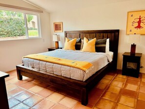 2 Schlafzimmer, Schreibtisch, Bügeleisen/Bügelbrett, kostenloses WLAN