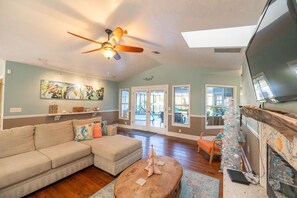 智能电视、电子游戏、书