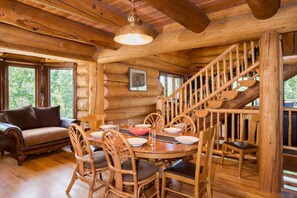 Dining - Custom Log Cabin w/ MTN Views, 10 min. to fishing! (Basalt)
