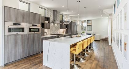 Live the Penthouse Dream – Luxe, Views & Vibes in Iconic North Beach