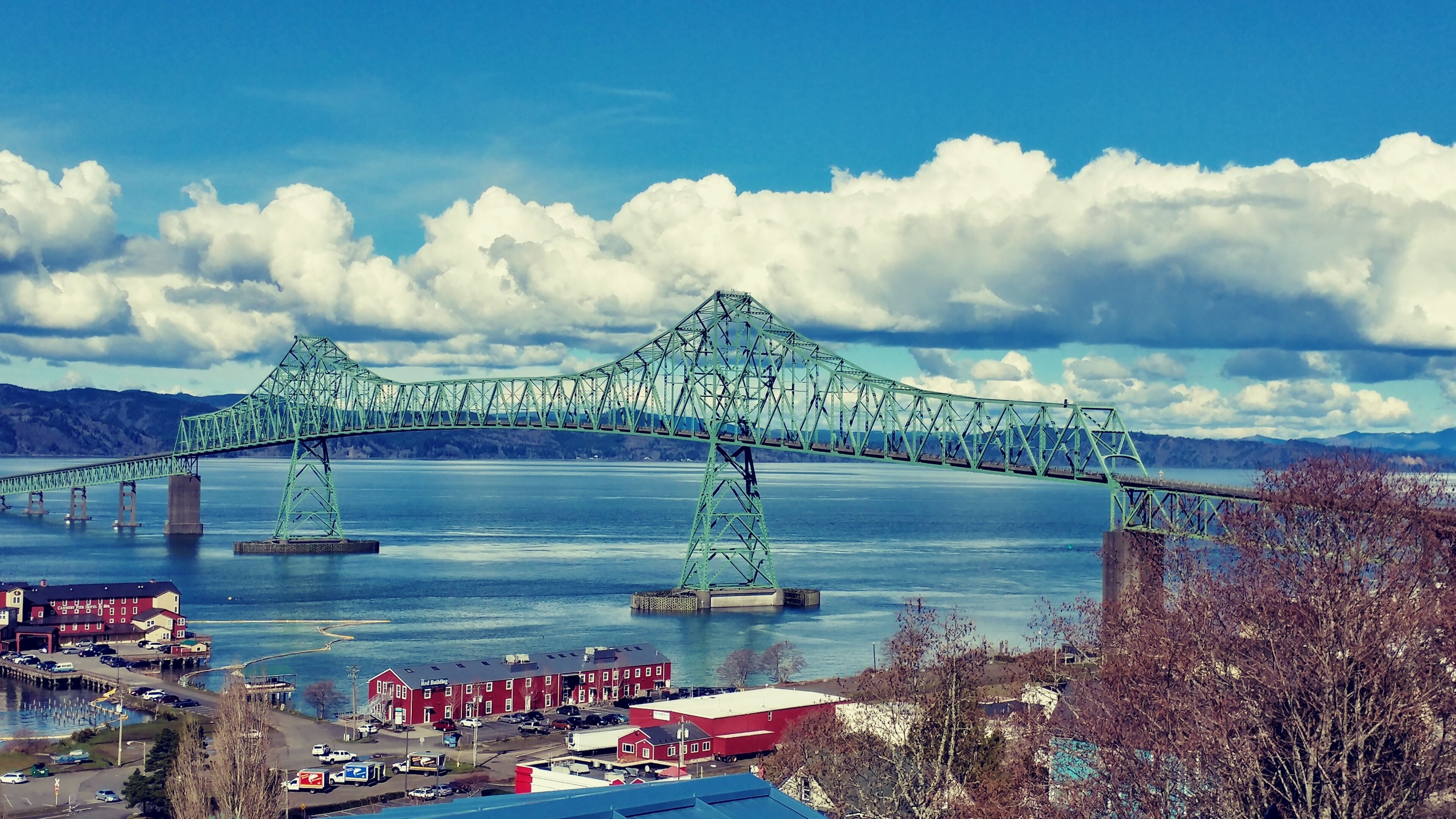 Stunning View Property Of Columbia River And Astoria-Megler Bridge from Hot Tub