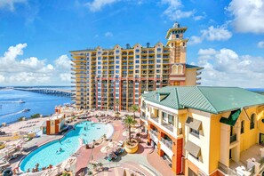 Exterior - Emerald Grande 603 😎😎 Over the Pool ⛱️⛱️ Beach Serv Included ⛵️⛵️ EV Chargers 🐠⚓️🦀 (Destin)