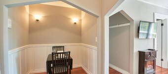 Luxurious 1-Bedroom in Downtown Newberg - Suite #3