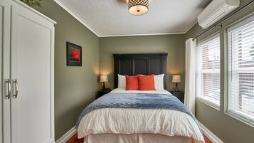 1 chambre, fer et planche à repasser, lit parapluie, Wi-Fi gratuit