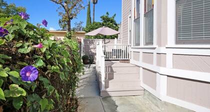 Beautiful Victorian Unit with Private Patio, BBQ Close to DT, Convention Center