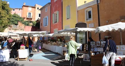 Schöne 250 Jahre alte Dorfhaus in der Mitte des Roussillon mit herrlichem Blick