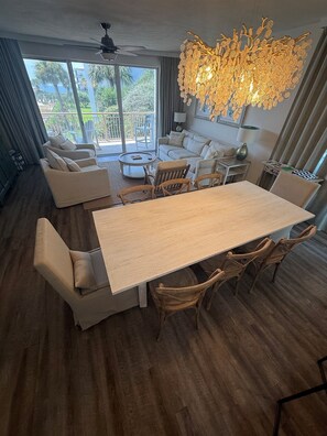 Smart TV, DVD player, books - Beachfront Bliss in Rosemary Beach – Gulf Views, Private Beach, Walk Everywhere (Inlet Beach)