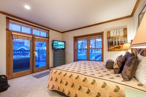 2 bedrooms, desk, iron/ironing board, free WiFi - Private Hot Tub | On Main Street in Old Town | Just 1 Block to Lifts | Sleeps 6 (Park City)