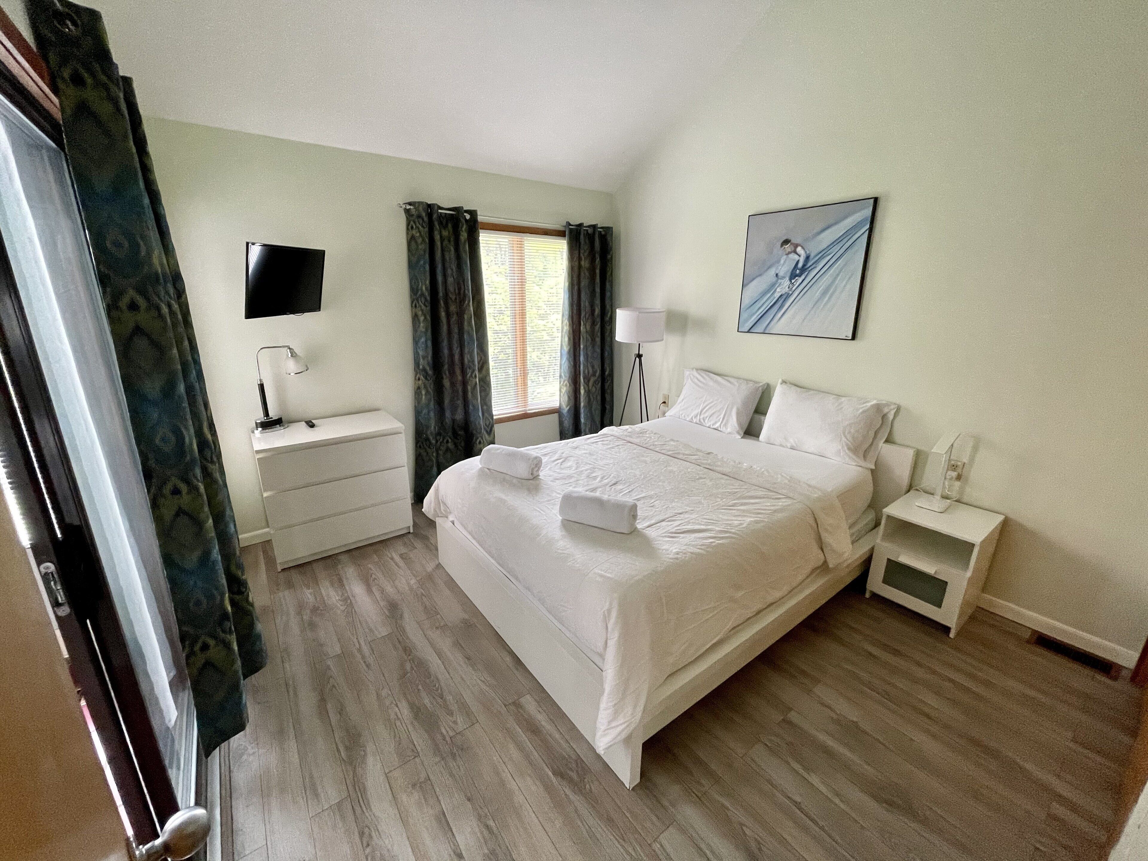 2 bedrooms, iron/ironing board, free WiFi, bed sheets