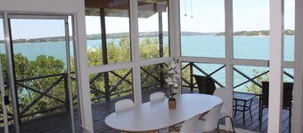 Soul Quenching Views, Breathtaking Sunsets. Gorgeous Covered Balcony on the Lake
