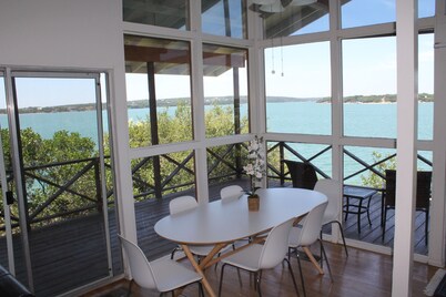 Soul Quenching Views, Breathtaking Sunsets. Gorgeous Covered Balcony on the Lake