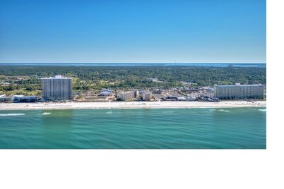 Beautiful Beachfront Studio with Beach Chairs for 2