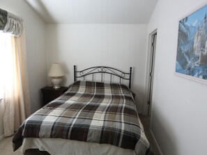 2 slaapkamers, een strijkplank/strijkijzer, wifi, beddengoed