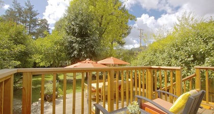 Außerhalb Inn-frisch renoviert, offener Grundriss, großer Hof, Strand zu Fuß, Spa, Kajaks