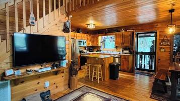 Smart-TV, Kamin, DVD-Player