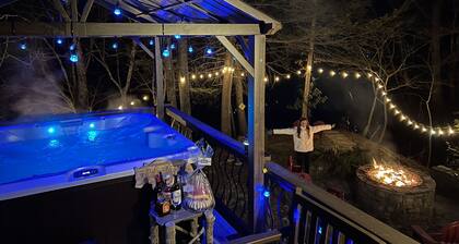 Riverbend Cabin Waterfront dining & Trout Fishing with available guest cabin