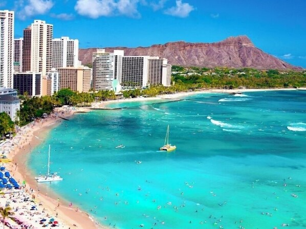 Chaises longues, serviettes de plage