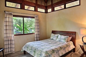 2 bedrooms, in-room safe, iron/ironing board, free WiFi