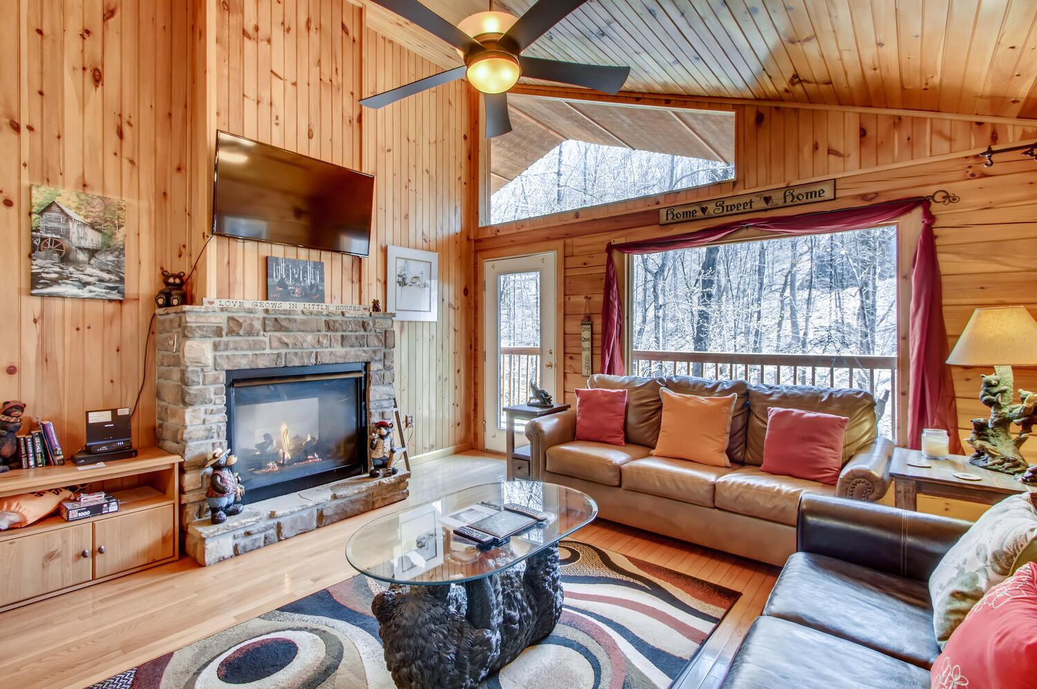 Smart TV, fireplace, music library, stereo