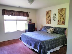 2 chambres, fer et planche à repasser, Wi-Fi gratuit, draps fournis