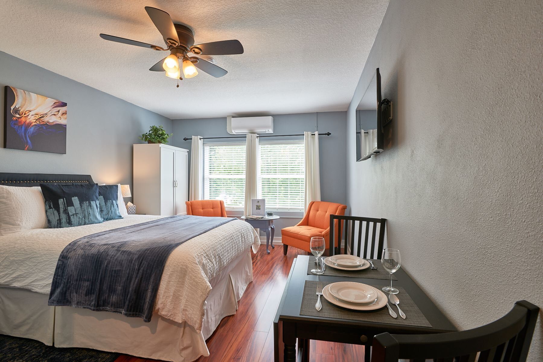 1 chambre, fer et planche à repasser, lit parapluie, Wi-Fi gratuit