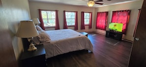 3 bedrooms, iron/ironing board, free WiFi, bed sheets