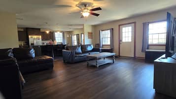 TV connectée, lecteur de DVD, vidéothèque