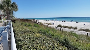 On the beach - TOP FLOOR, GREAT VIEW, FRIENDLY PRICES! (Panama City Beach)