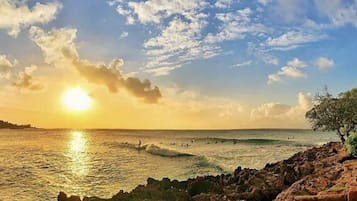 Beach nearby, sun loungers, beach towels
