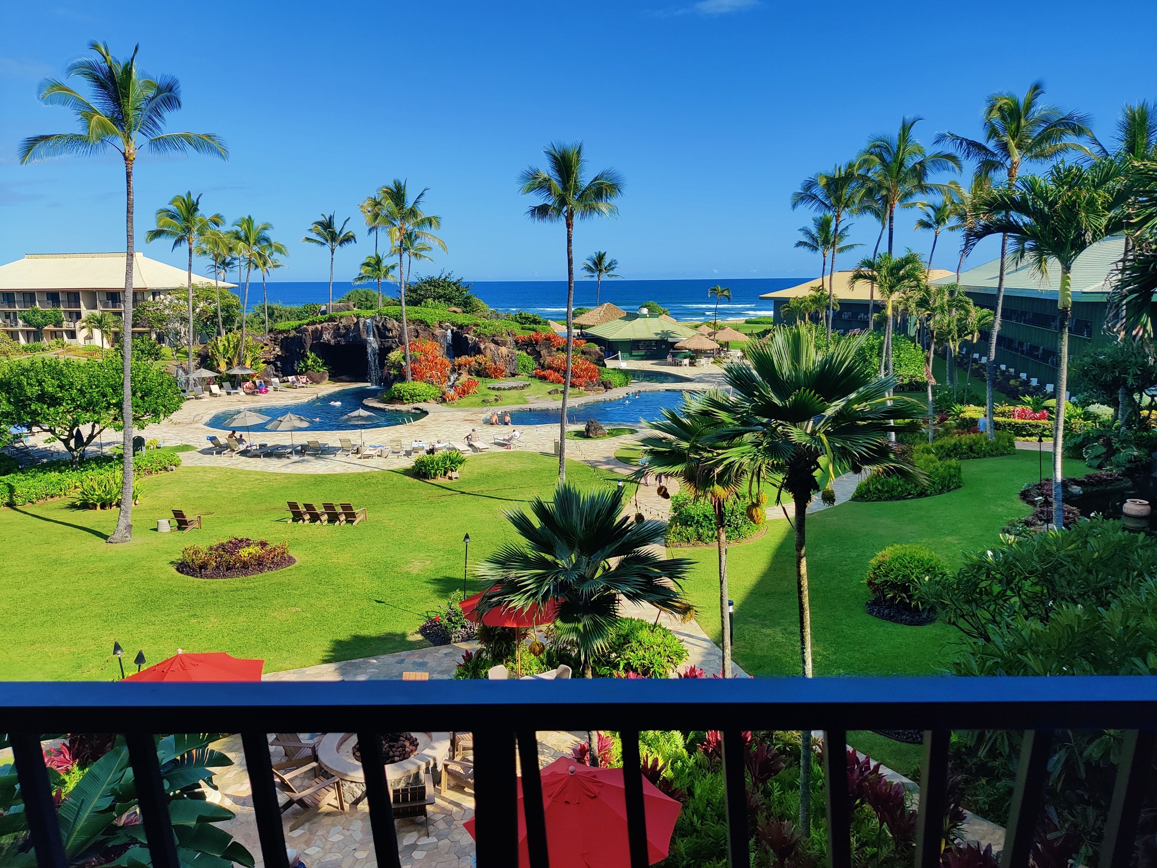 Ocean & Pool View 4th Floor Deluxe Suite, 4-Star Beachfront Resort in Lihue, United States