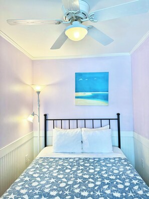 Iron/ironing board, free WiFi, bed sheets