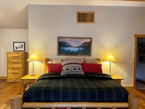 2 habitaciones, escritorio, tabla de planchar con plancha y wifi gratis