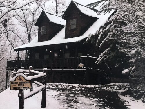 Real Log Cabin. Great Location in Wooded Setting With Views Yet Close To All