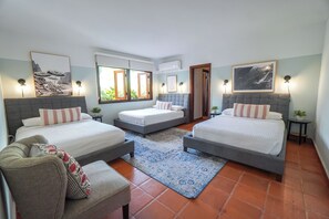3 bedrooms, desk, iron/ironing board, free WiFi