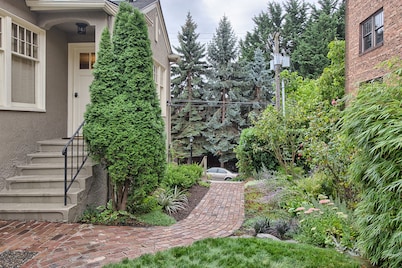 Comforts of home - Ideal location - Free parking