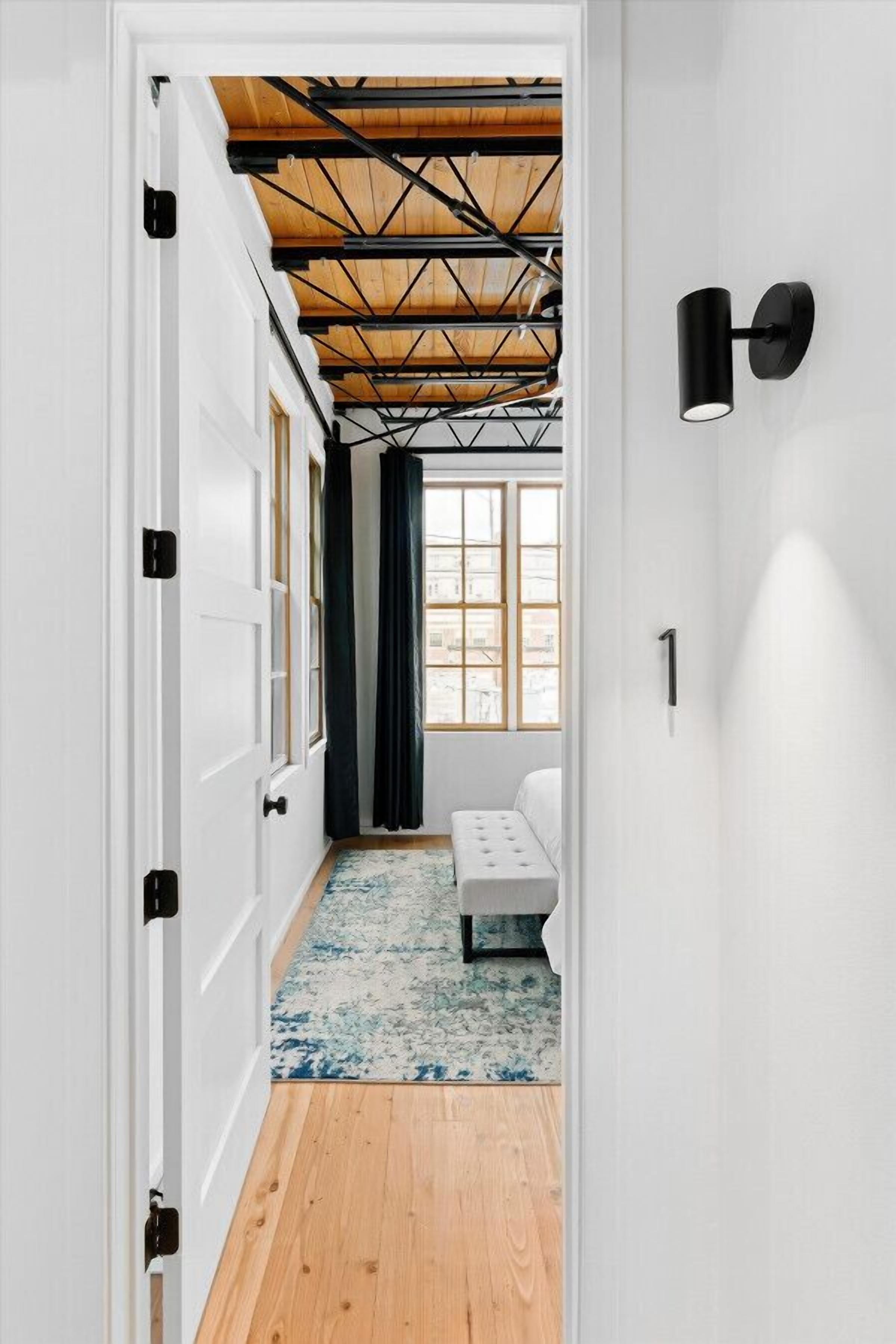 4 camere, una scrivania, ferro/asse da stiro, Wi-Fi gratuito