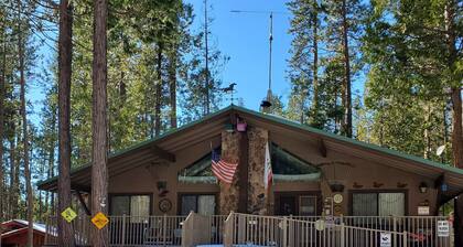Mukava ja tilava lomakoti lähellä golfia ja Redwoodsia, Yosemite Park