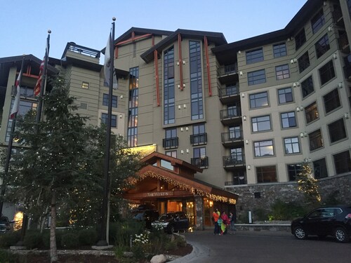 One BDRM at The Village Monache. Steps to the Village and Gondola. Dogs allowed.