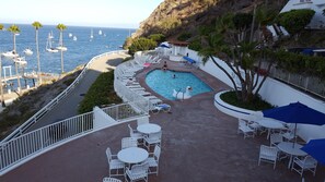 Lämmitetty uima-allas